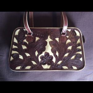 Leaders in Leather shoulder bag